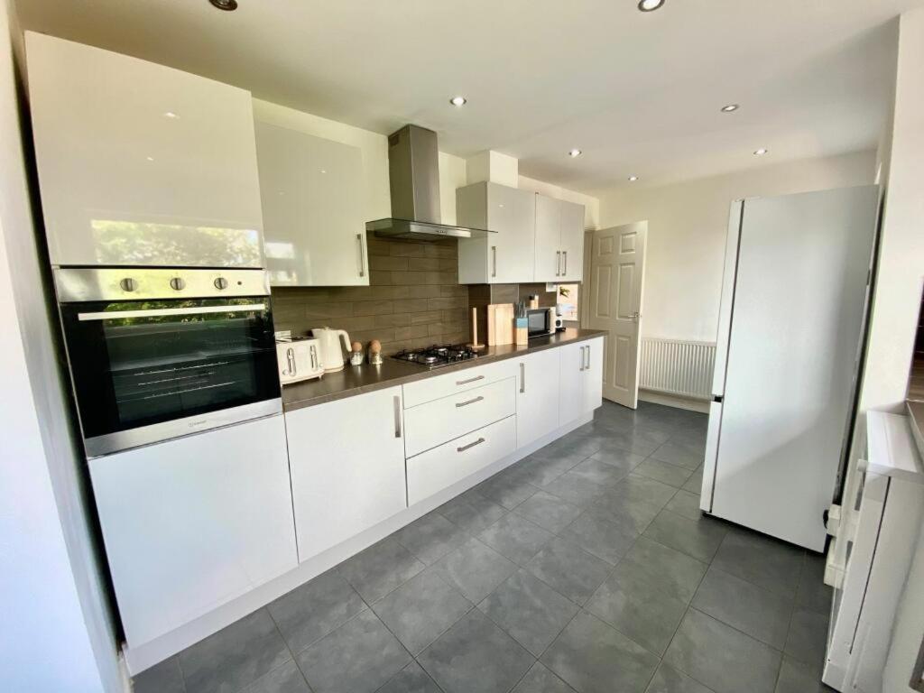 Coventry Huge 4Bed 2Bath Private Parking Nec By Empower Homes Esterno foto